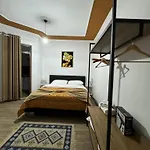 Square 21 Studio Apartament Tirana