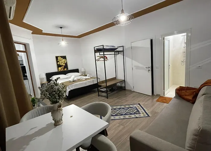 Square 21 Studio Apartament Tirana
